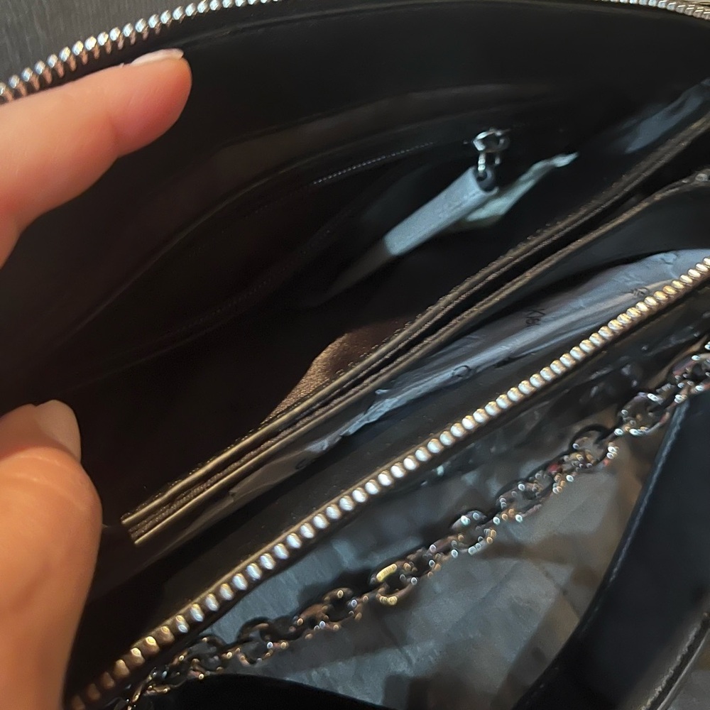 Calvin Klein Quilted Black Crossbody Bag with Silver Chain Detail New with Tags - Picture 11 of 11